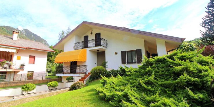 TARCENTO – VILLA INDIPENDENTE A ZOMEAIS